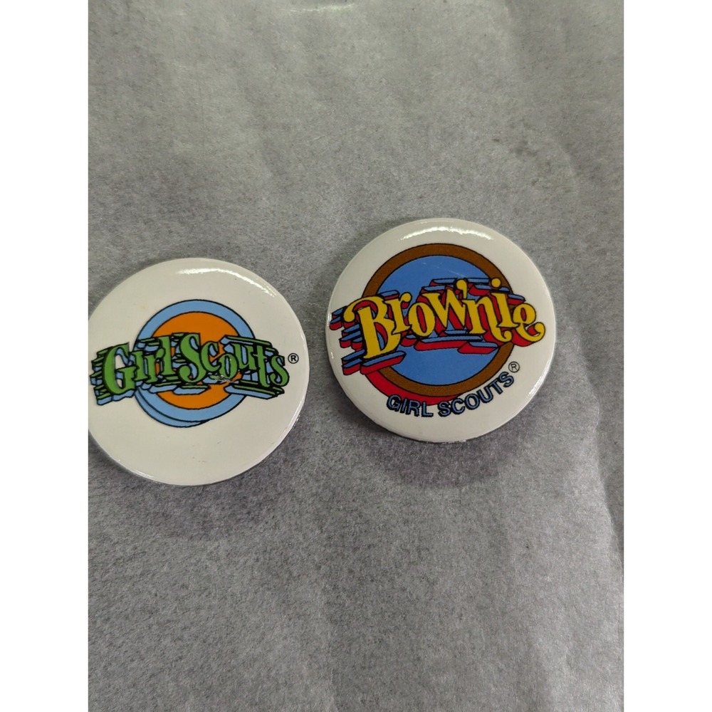 2 lot Vintage Official Girl‎ Scout scouts Brownie 1.5" button pin